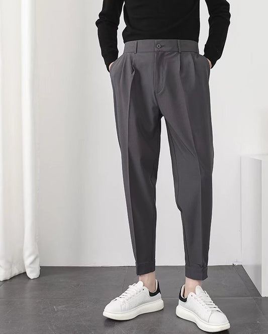 Pleated Streetwear Pants with Tapered Fit